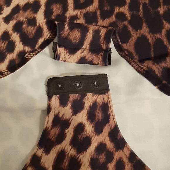 LAST ONE🎉Leopard Print Bodysuit - Picture 6 of 6